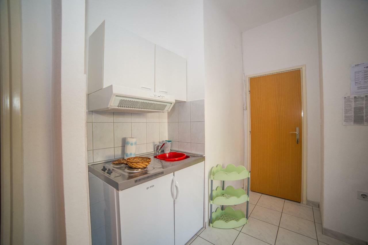 Apartmani Ina พอฟเลีย ภายนอก รูปภาพ